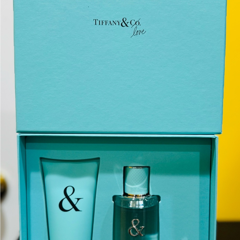 Tiffany & Co. Love gift set - Picture 2 of 2